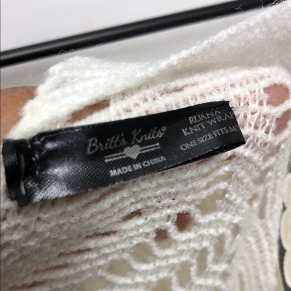 Chic White Women's Cardigan - Picture 5 of 5